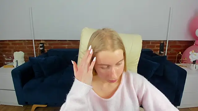 Alina_Blonde's cam snapshot