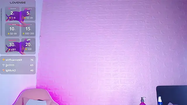 Dominic_Queen1126's cam snapshot