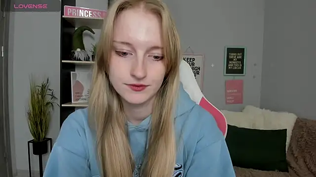 Cinnabonnn_'s cam snapshot