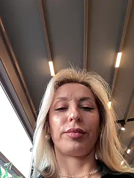 VikaBunny1 live sex cam