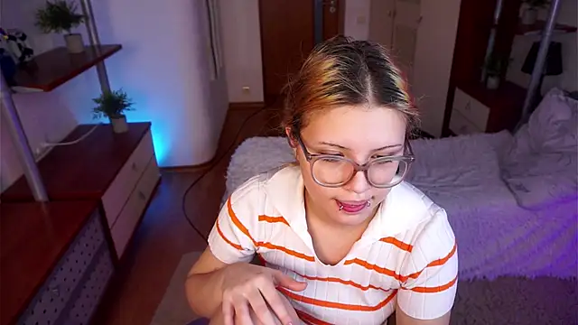 VerniceEngelking's cam snapshot