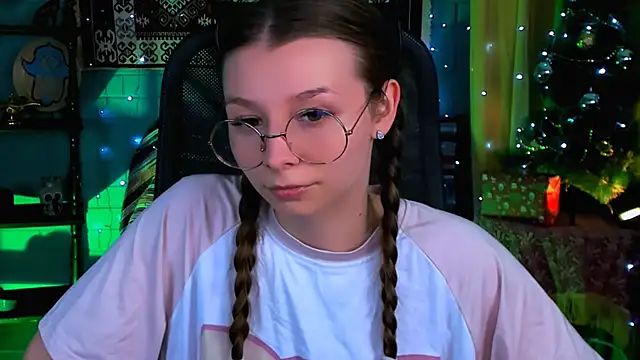 JulieDaniel's cam snapshot