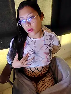 StornBunnyy_'s cam snapshot