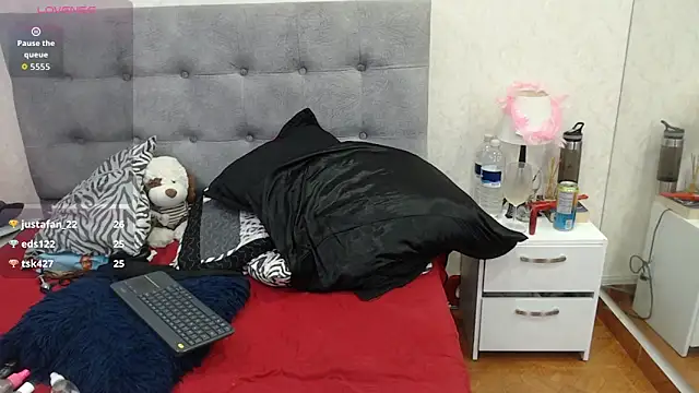 ScarlettGreen_'s cam snapshot