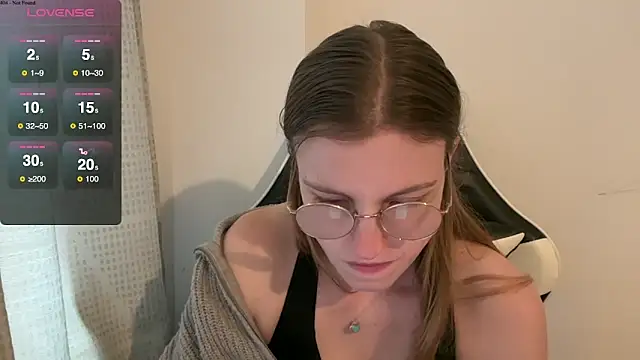 BustyKellyXXX's cam snapshot