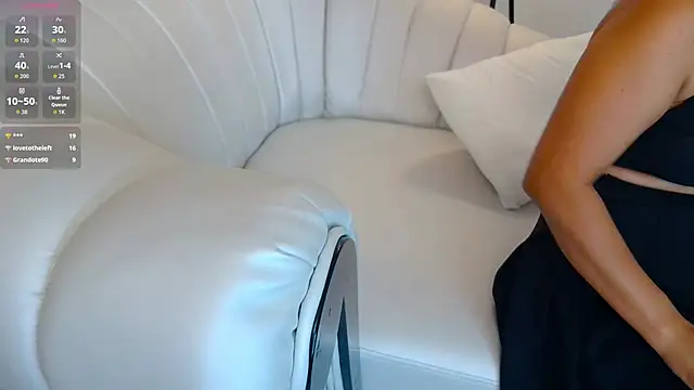 aura_sanders1's cam snapshot