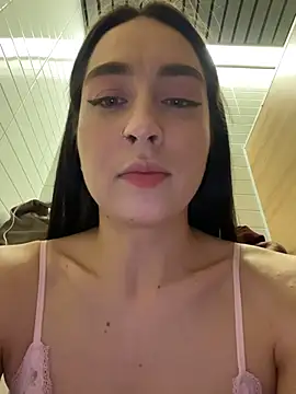 Holly_Play's cam snapshot