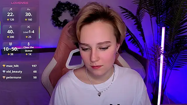 Ellie_Heavenly's cam snapshot