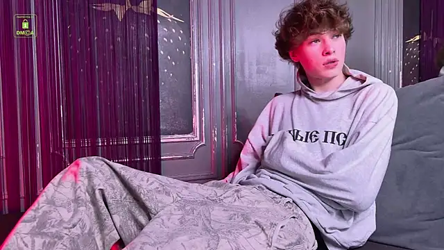 Kevin_Garsia live sex cam