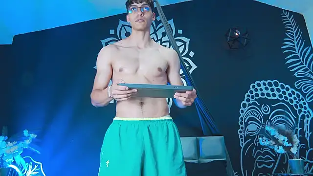 AlessioVitale's cam snapshot