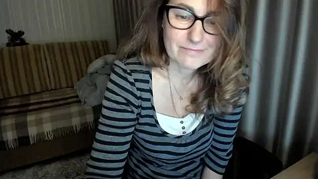 lauraoven's cam snapshot