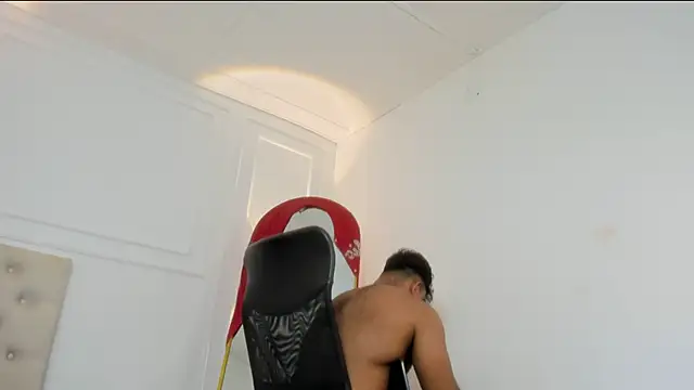 Big_furry_bear13's cam snapshot