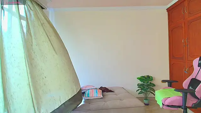 lili_jade222 live sex cam