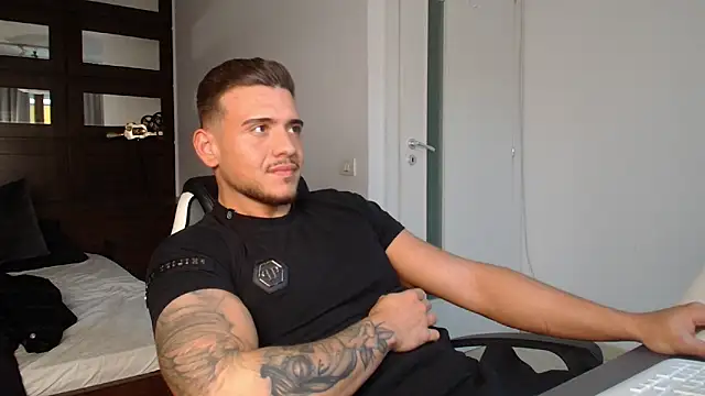 ElijahThorne's cam snapshot