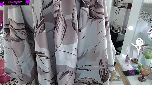 Myrnasexxx's cam snapshot