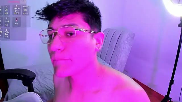 Theo_Rowan's cam snapshot