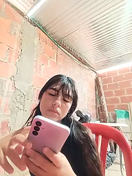 triana-hot18's cam snapshot