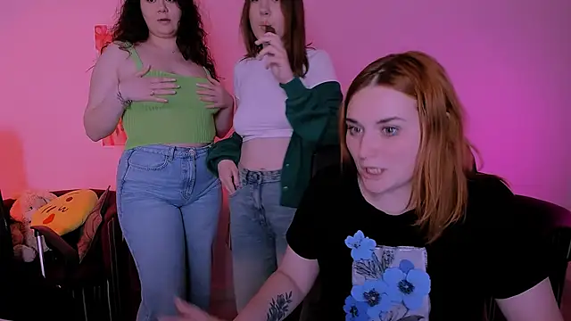 casey_meow_'s cam snapshot