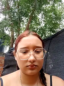 young_dairy01's cam snapshot