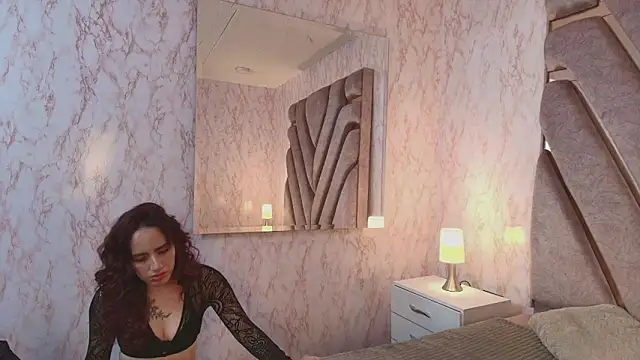 elodie_rouge's cam snapshot