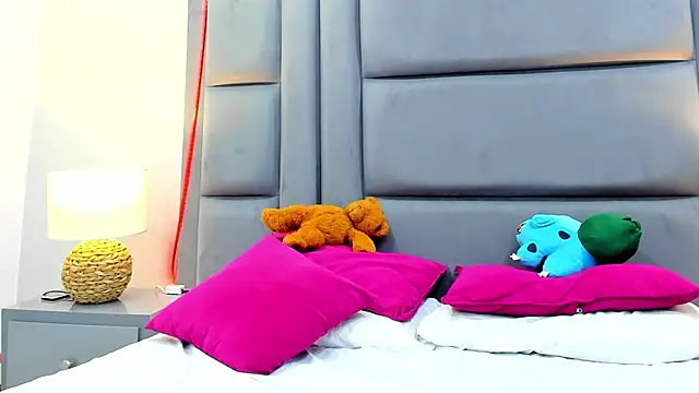 KendalFoxx's cam snapshot