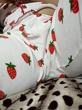 Bombamom's cam snapshot