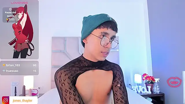 Thayler_jones's cam snapshot