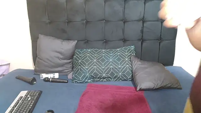 CaramelBootty's cam snapshot