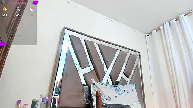 anisha_zambrano's cam snapshot