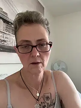 Curvy-Jinx's cam snapshot