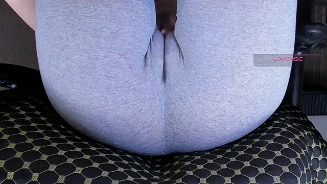 Cameltoe_squirt_inPants's cam snapshot