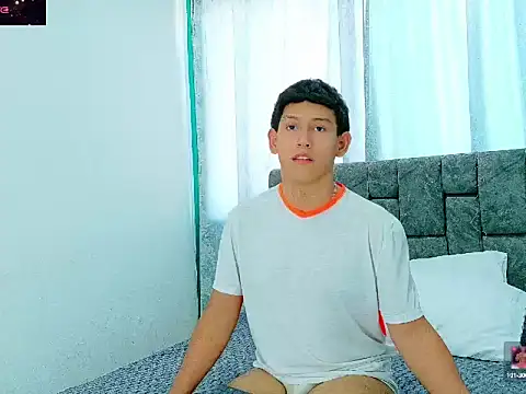 FelipeGonzalezz's cam snapshot