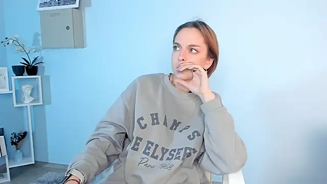 CorinneRomag's cam snapshot