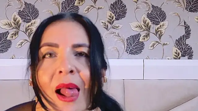 AlizonMoreti's cam snapshot