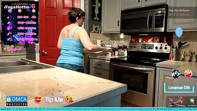 YogaHottie76's cam snapshot