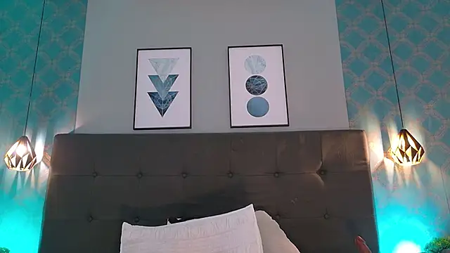 AmbarRoberts_'s cam snapshot