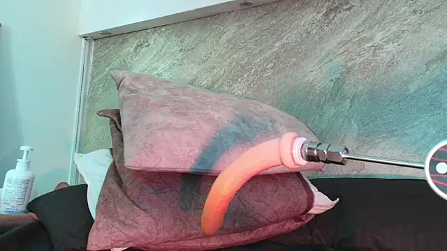 Dixie_grey1's cam snapshot