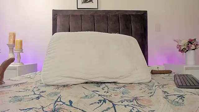 helen_mooree's cam snapshot