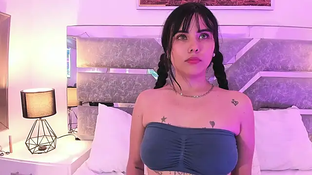 Daniela_Martinez_'s cam snapshot