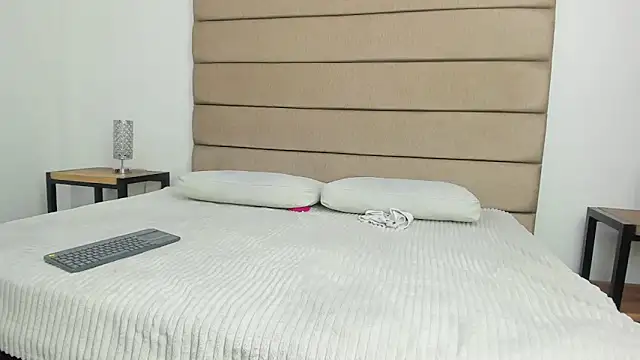 sally_rosses's cam snapshot