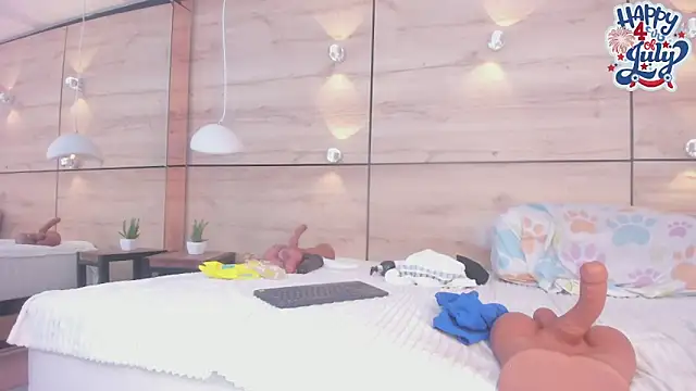 martina_touss's cam snapshot