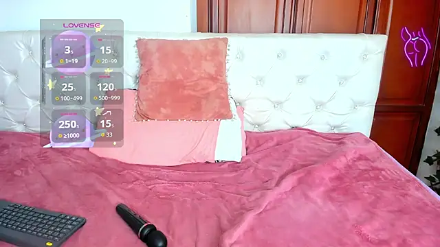 Andrea_Williams24's cam snapshot