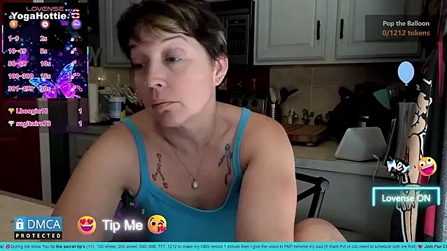 YogaHottie76's cam snapshot