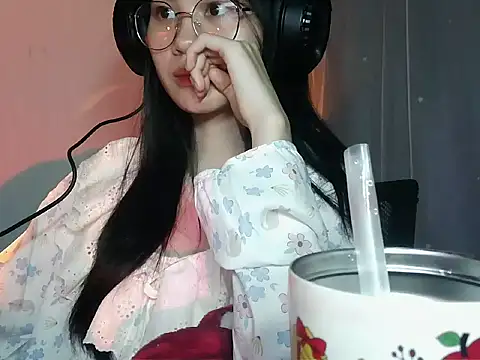 Nunaa18's cam snapshot