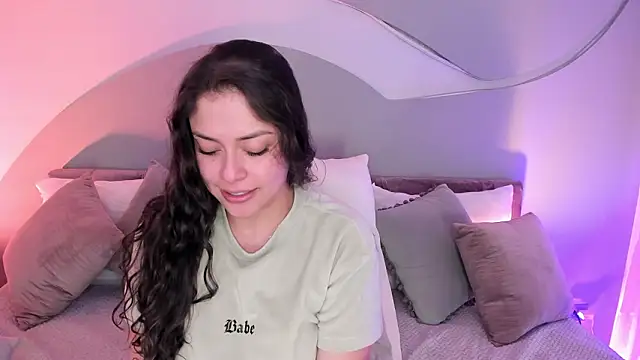 Nicolle_W's cam snapshot