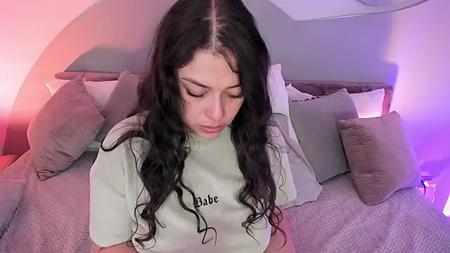 Nicolle_W's cam snapshot