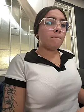 Alyha_Cortes's cam snapshot