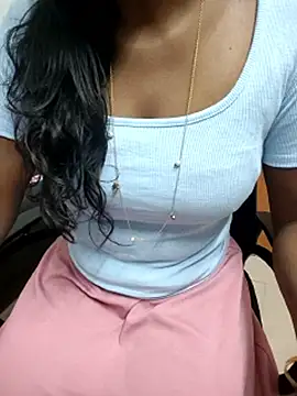 Tamilmallu-duskygirl03's cam snapshot