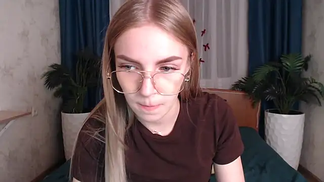 HitGyrl's cam snapshot