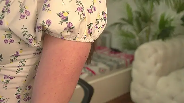 Olivia_Farrell's cam snapshot